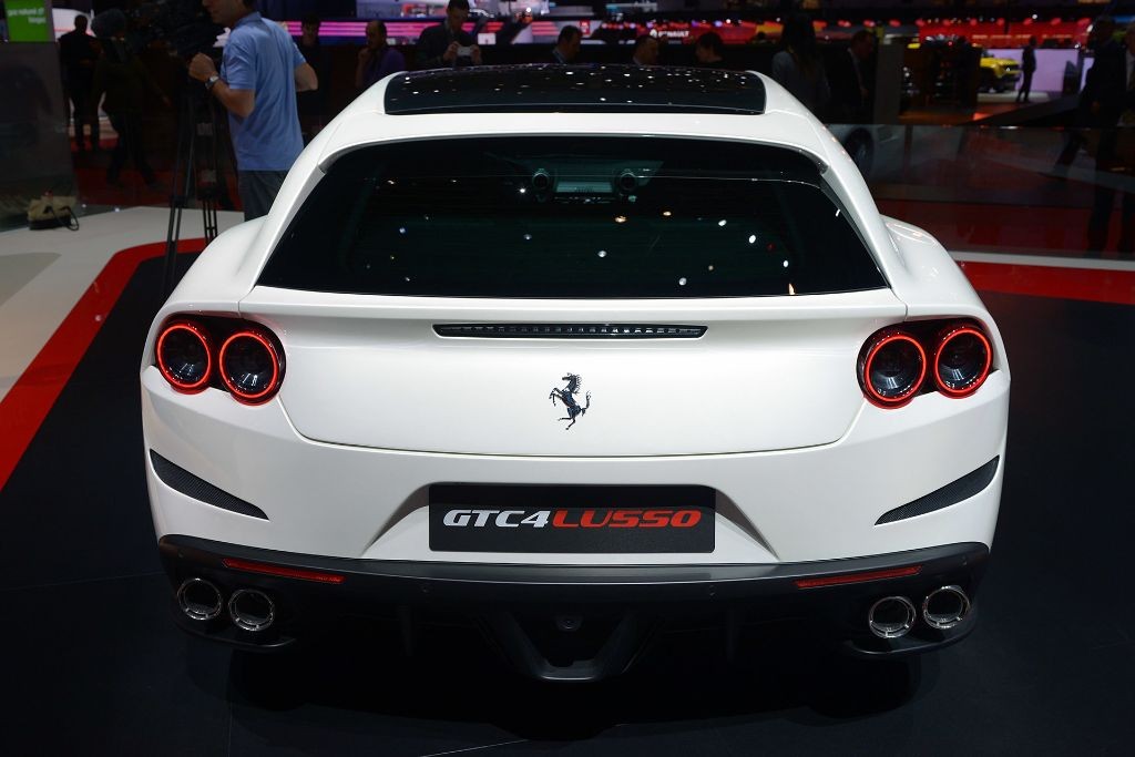 07-ferrari-gtc4-lusso-geneva-1